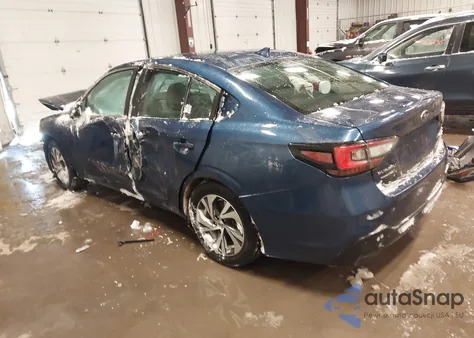 2021 Subaru Legacy Premium z USA, uszkodzony, nr VIN 4S3BWAD64M3014287
